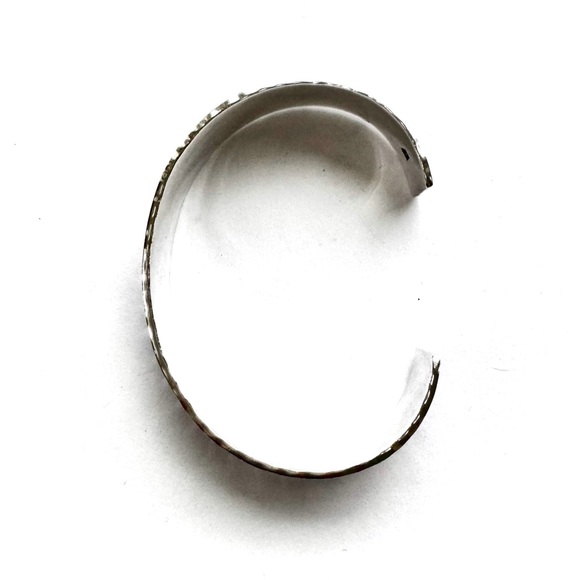 SILPADA Sterling Cuff Hammered B0851 Fits 7” with 1” Gap Excellent Cond SILPADA - Picture 5 of 5
